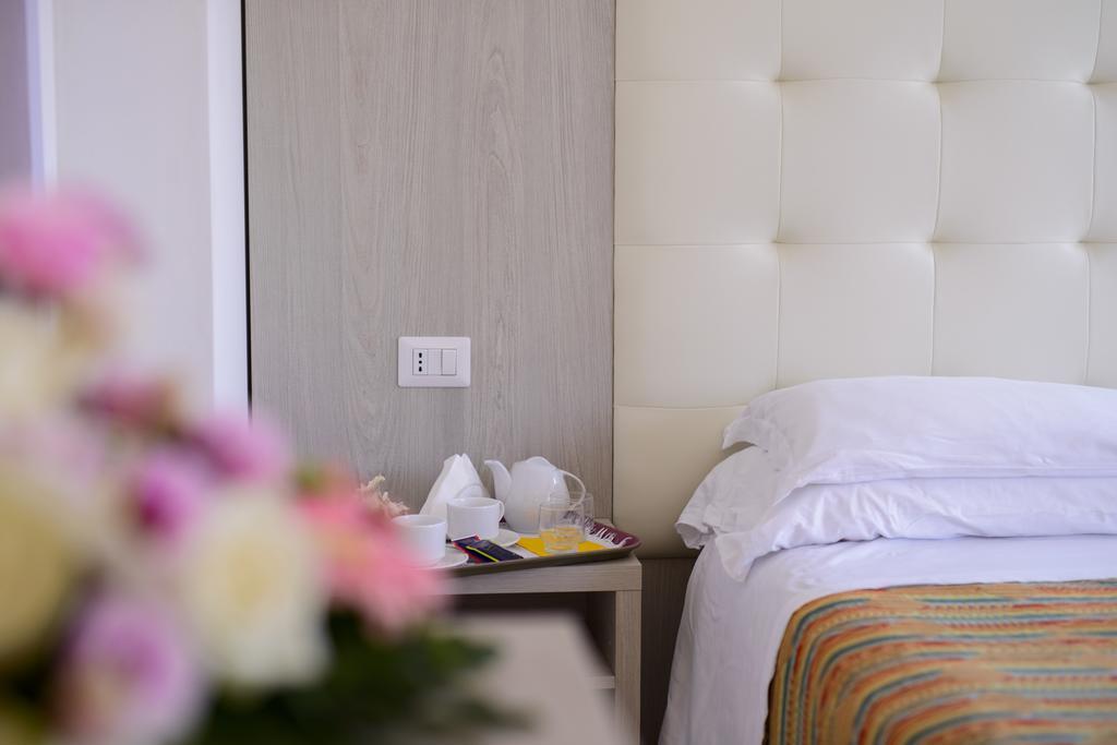 Hotel Suisse Морской Милан Номер фото